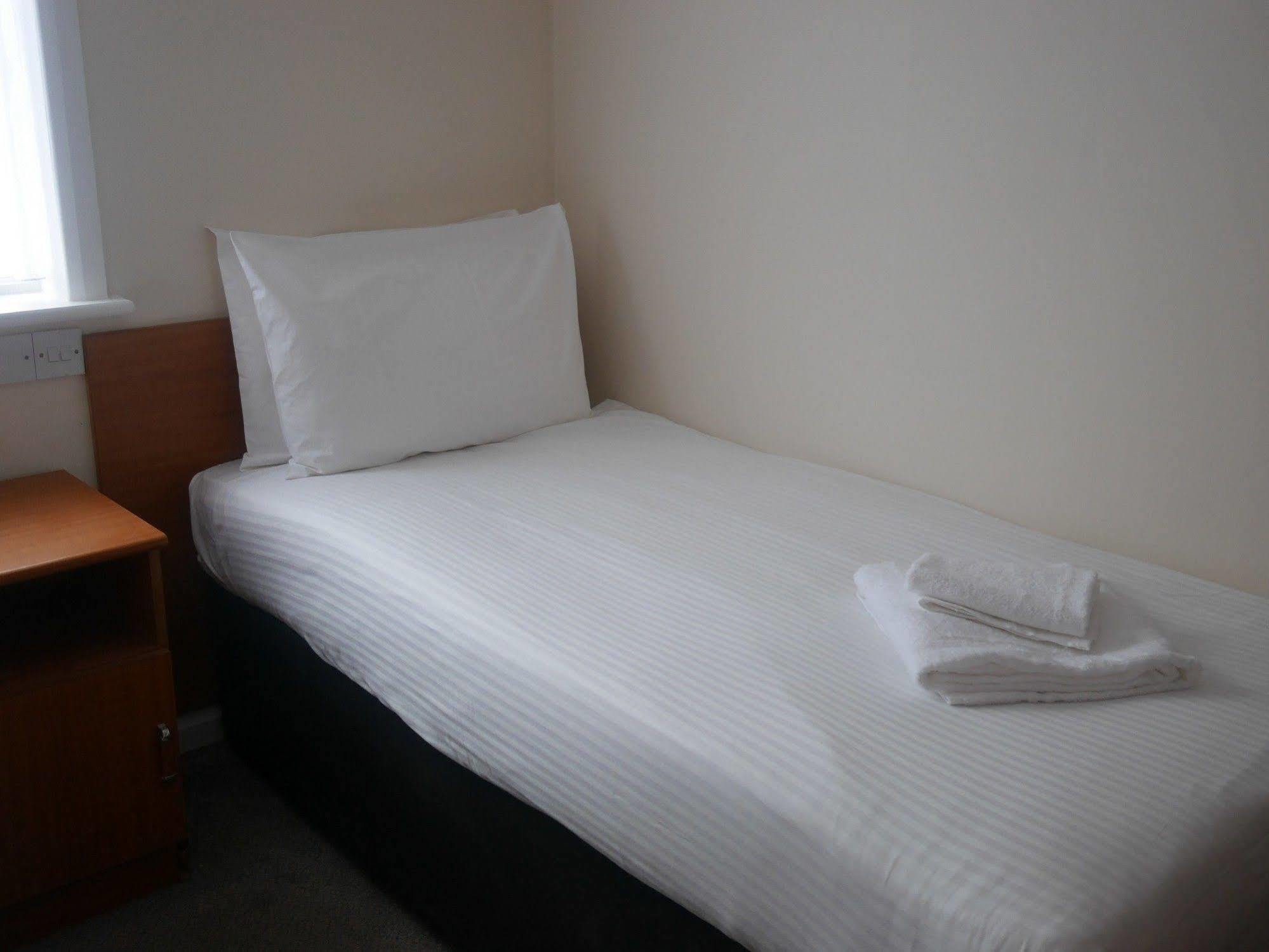 Sk Heathrow Hotel Hayes  Kültér fotó