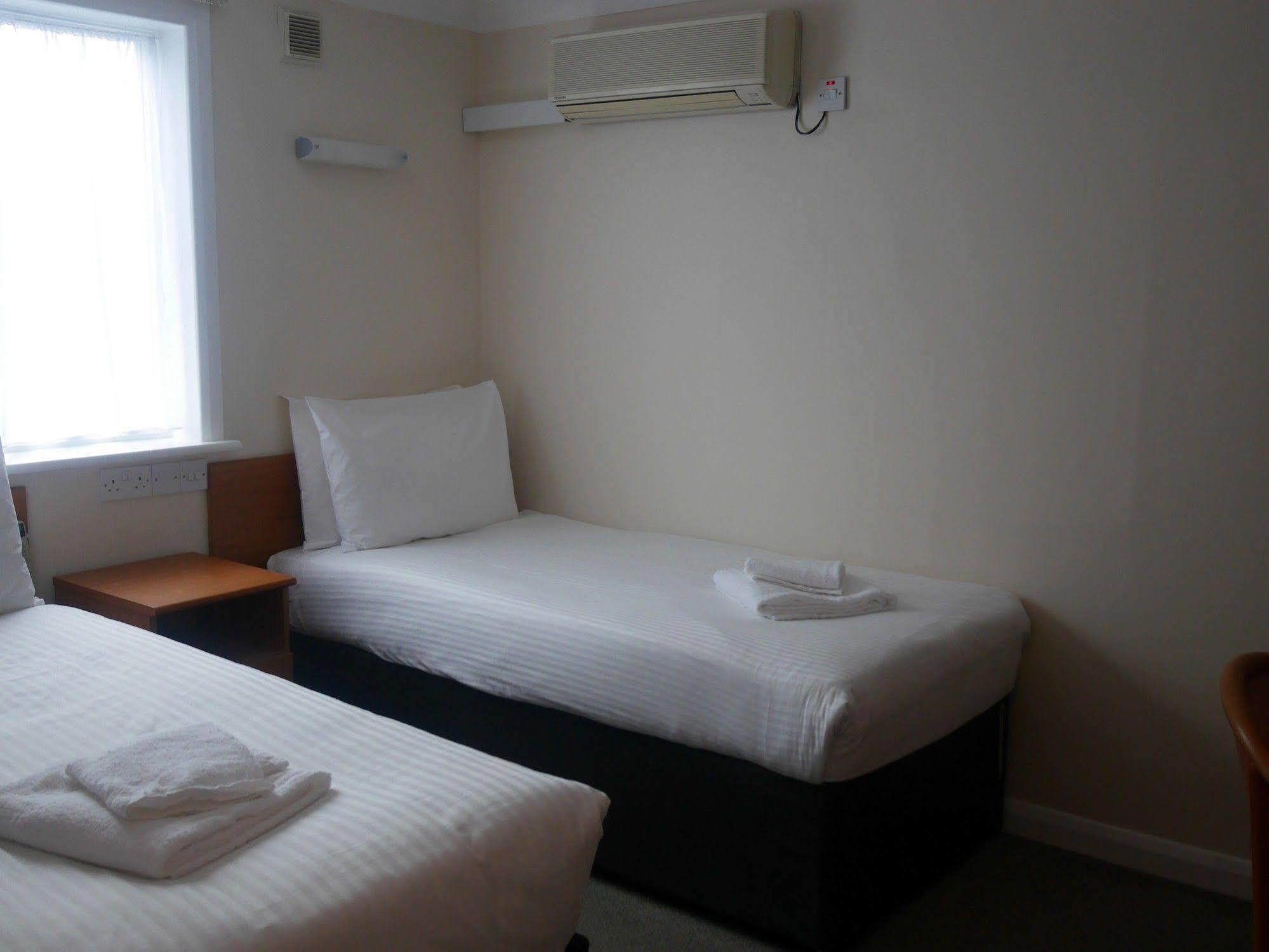 Sk Heathrow Hotel Hayes  Kültér fotó