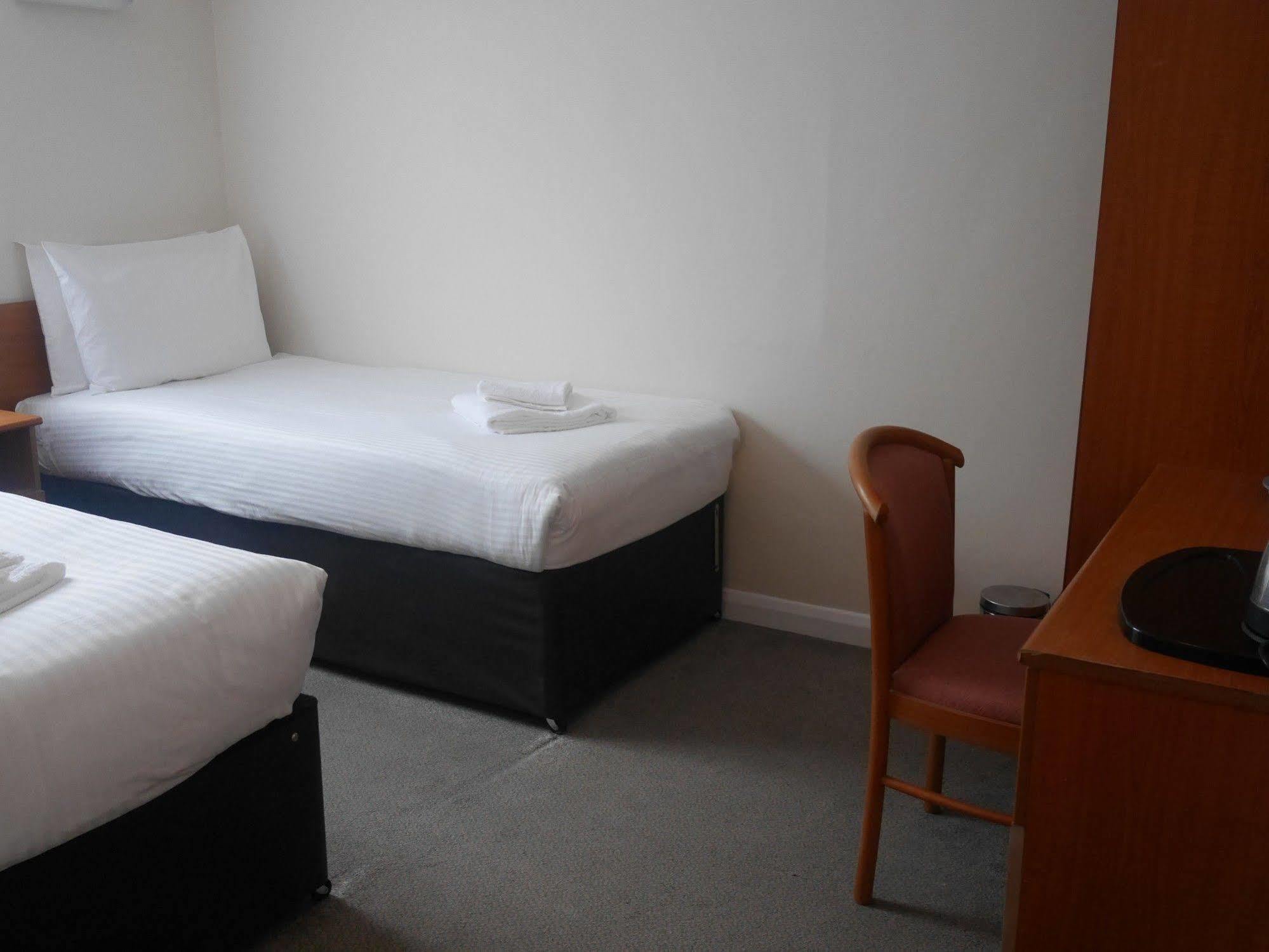 Sk Heathrow Hotel Hayes  Kültér fotó