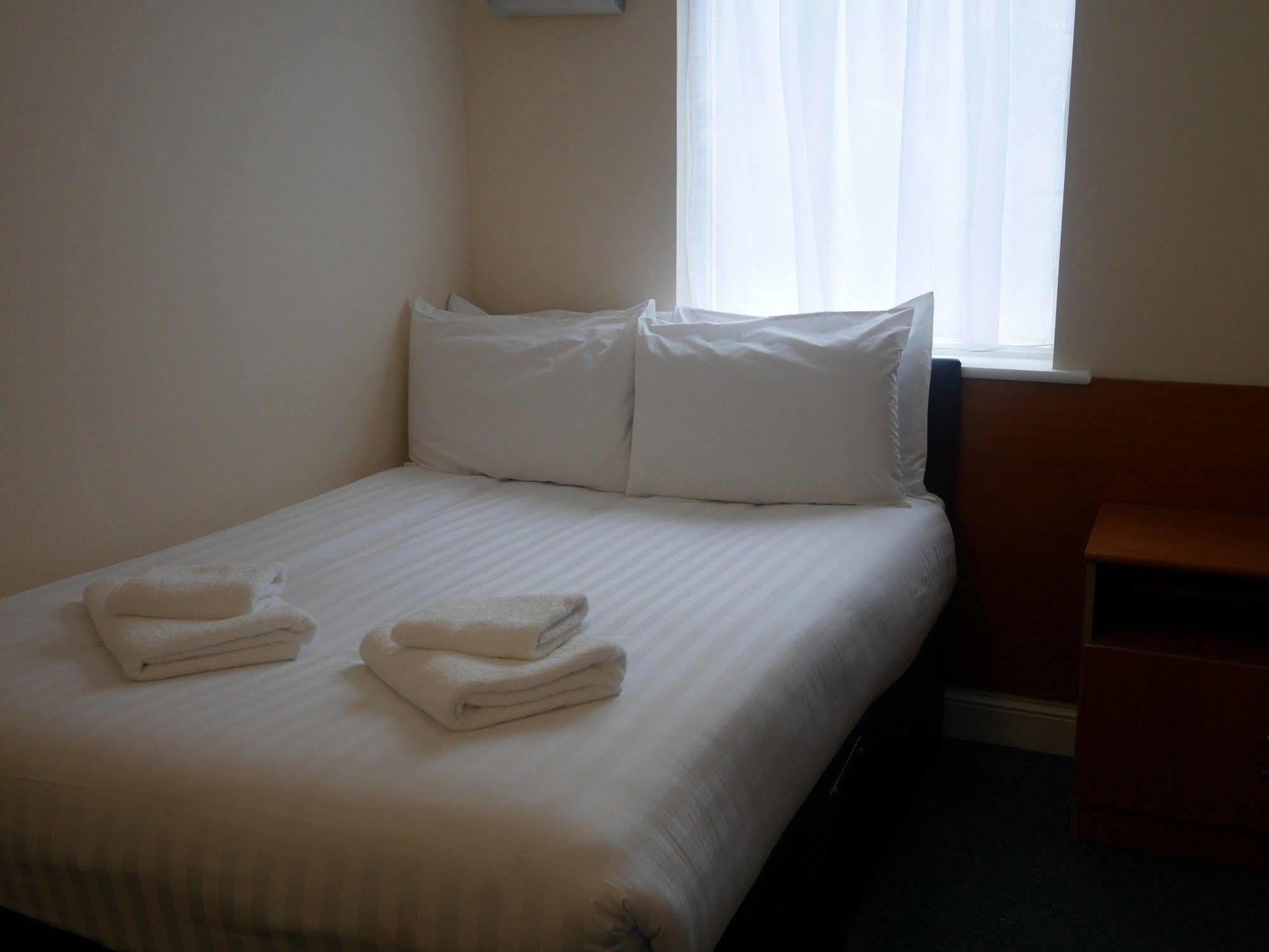 Sk Heathrow Hotel Hayes  Kültér fotó
